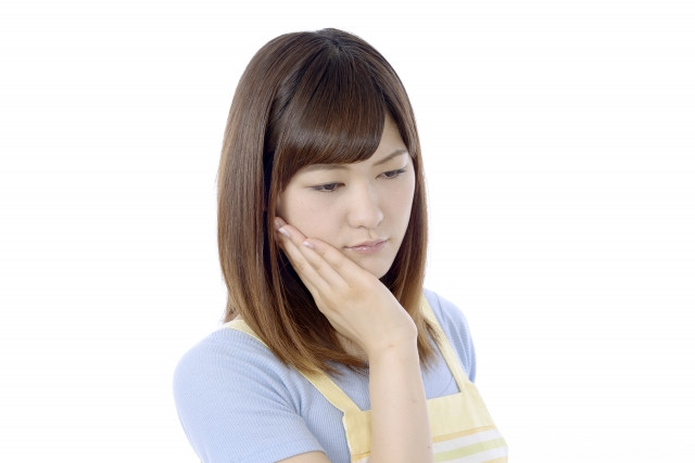 あごが痛い女性